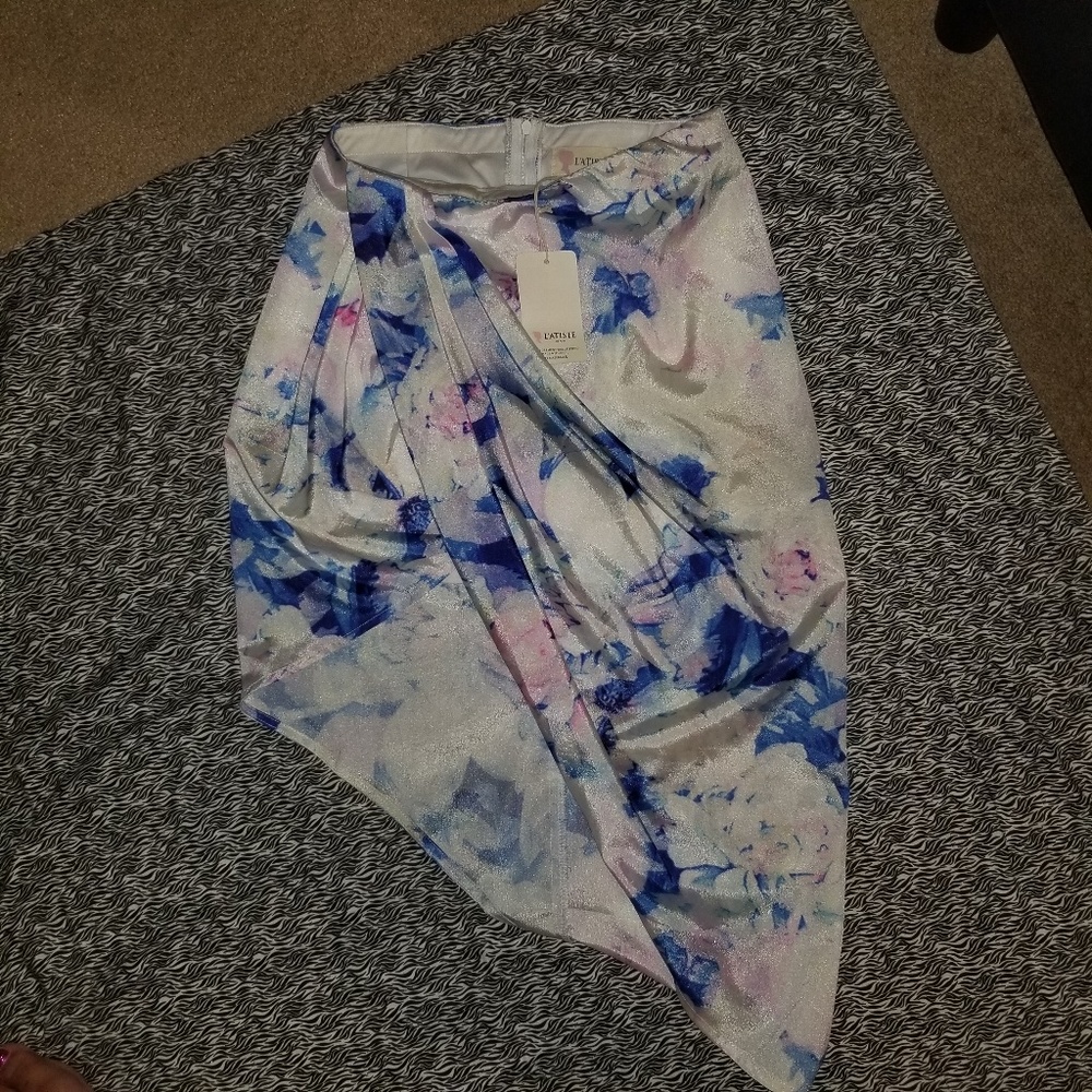 3/$15 Super cute high waist skirt